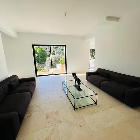 Villa La *