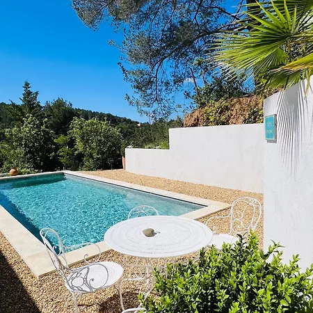Villa La *